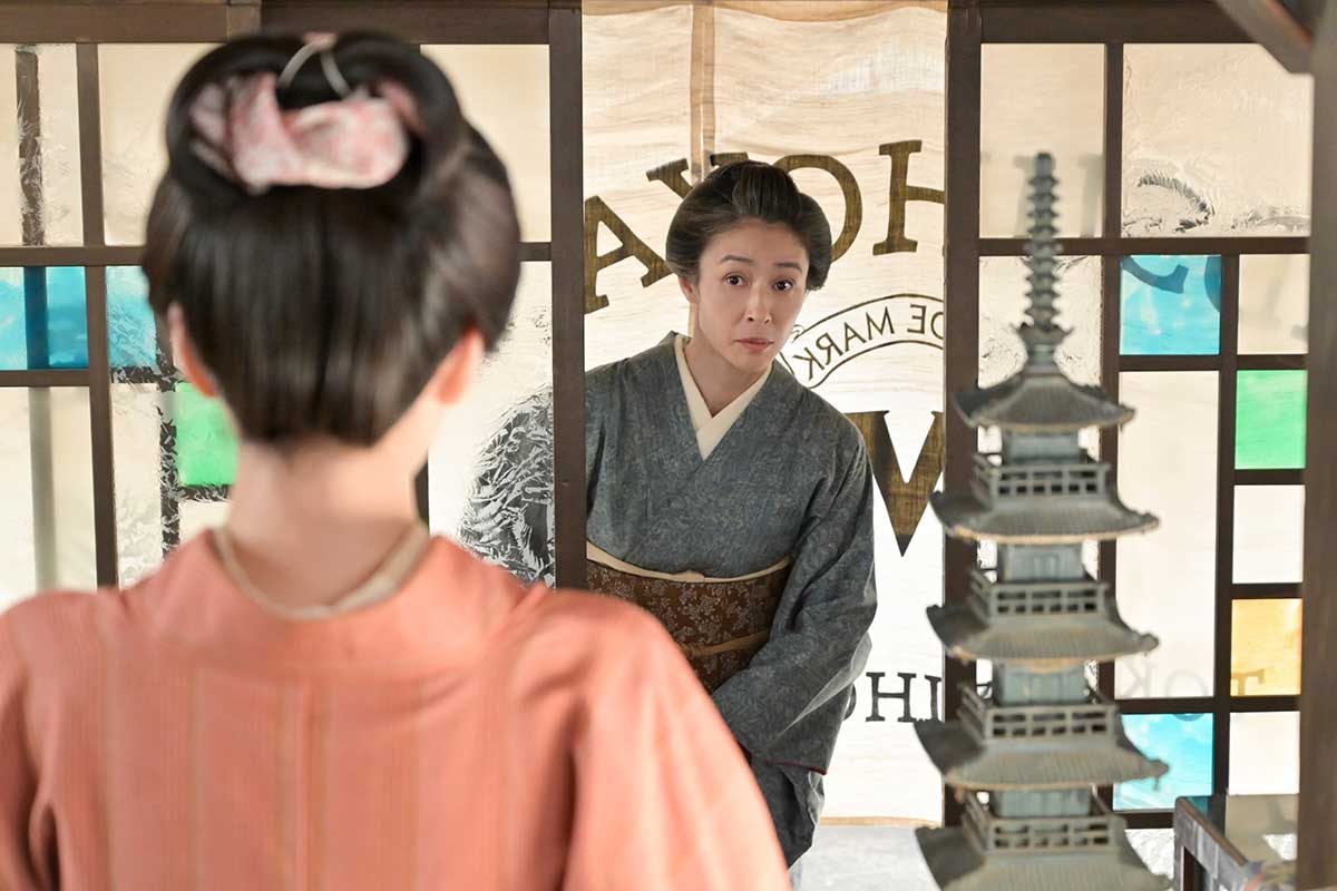 【風、薫る】母・美津、りんの職場が心配で瑞穂屋へ　直美は小日向と外で会う展開に