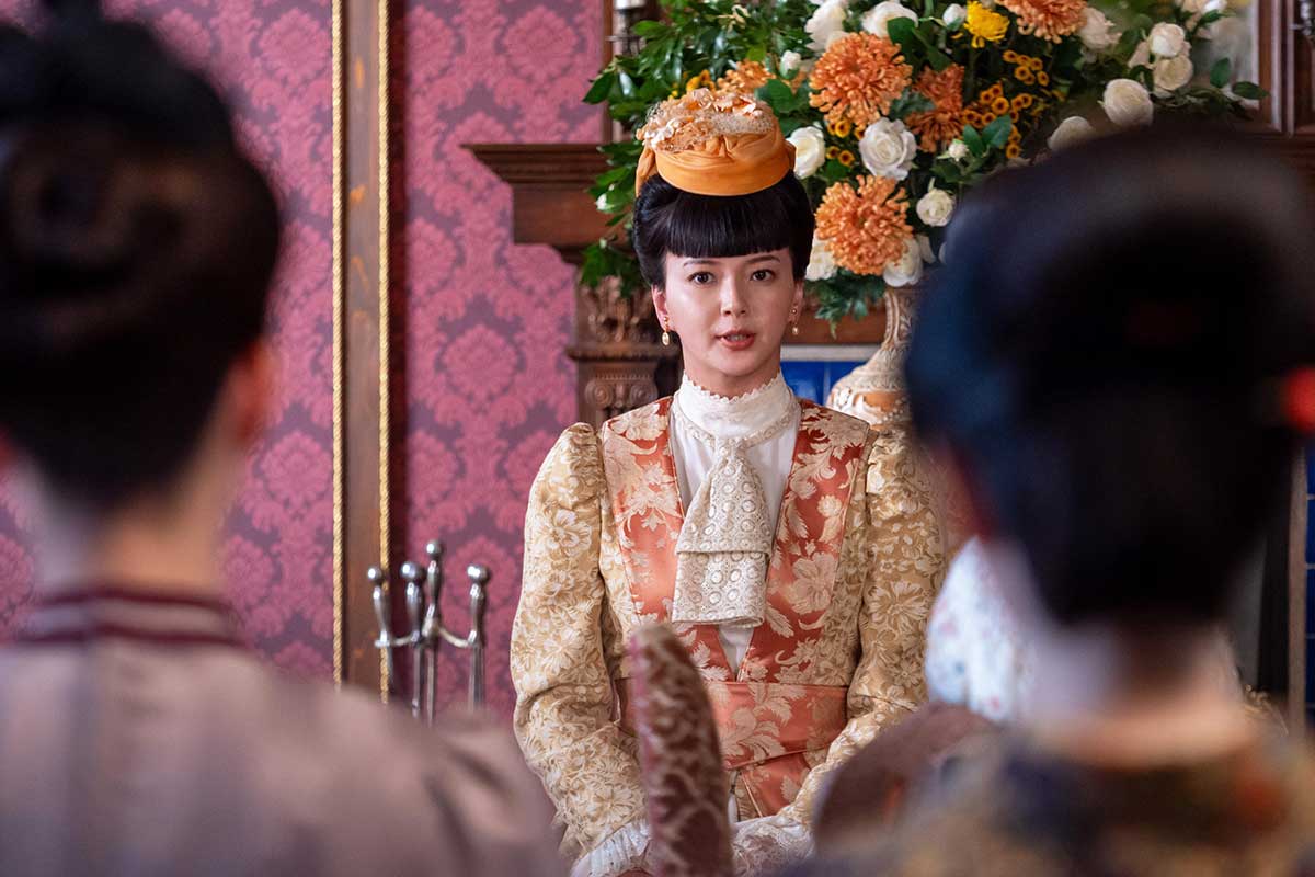 捨松を演じる多部未華子【写真：(C)NHK】