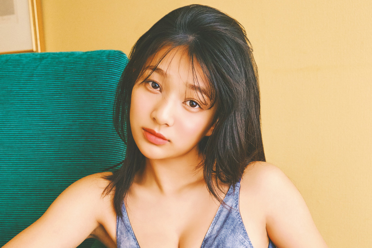 虹咲カリナ【写真：(C)光文社/週刊FLASH 写真◎千葉タイチ】