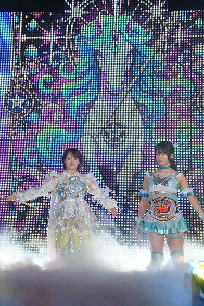 上谷からフォールを奪った日の玖麗の入場【写真：(C)スターダム】