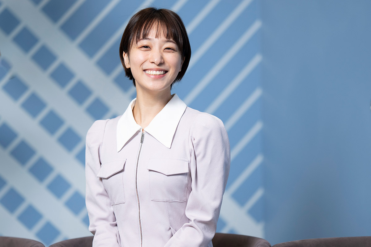 元気で明るい笑顔の秘けつを語った【写真：増田美咲】