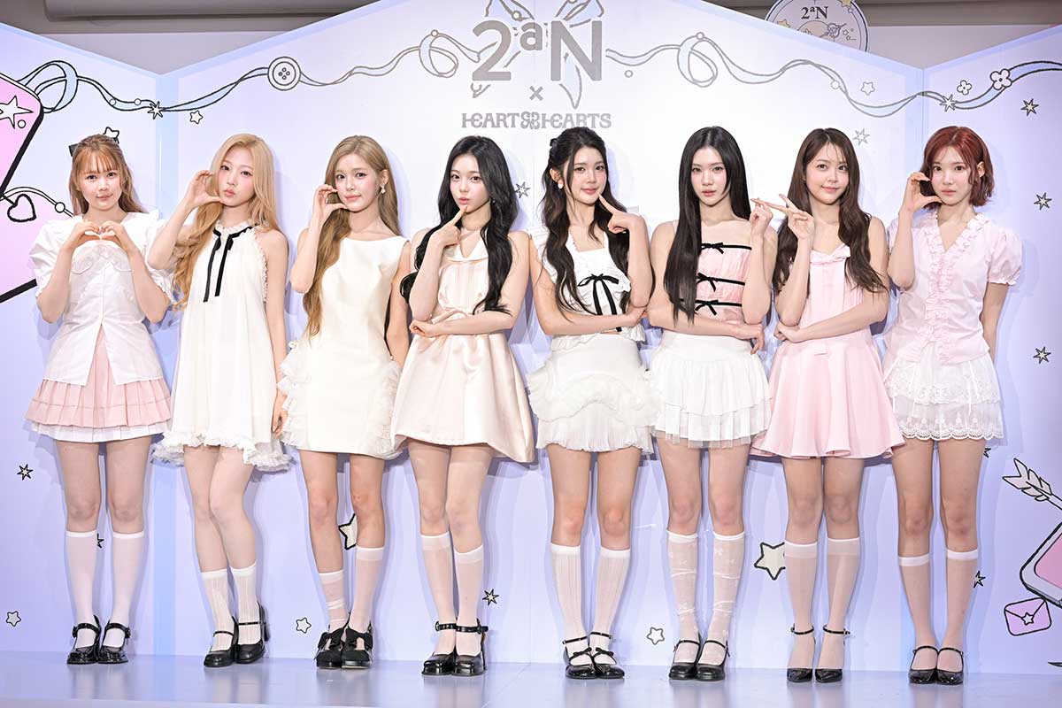 Hearts2Hearts、リーダー・ジウが日本語でファンにあいさつ　ミニスカ姿で登場