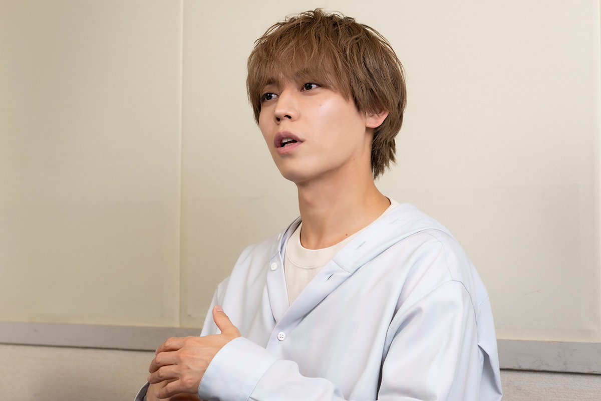 後を継いで医師になることを強要しなかった両親に感謝するDa-iCEの岩岡徹【写真：舛元清香】