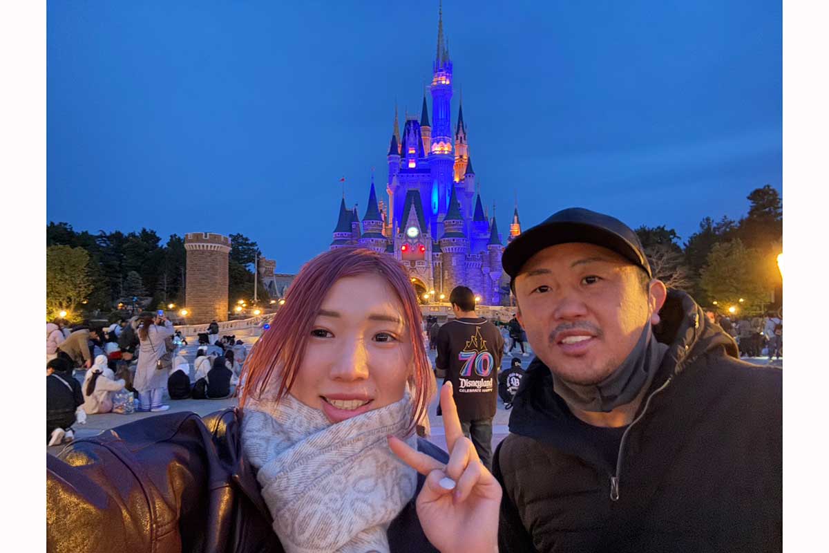 夫婦2人、ゆっくりディズニーに行った伊澤星花とCORO