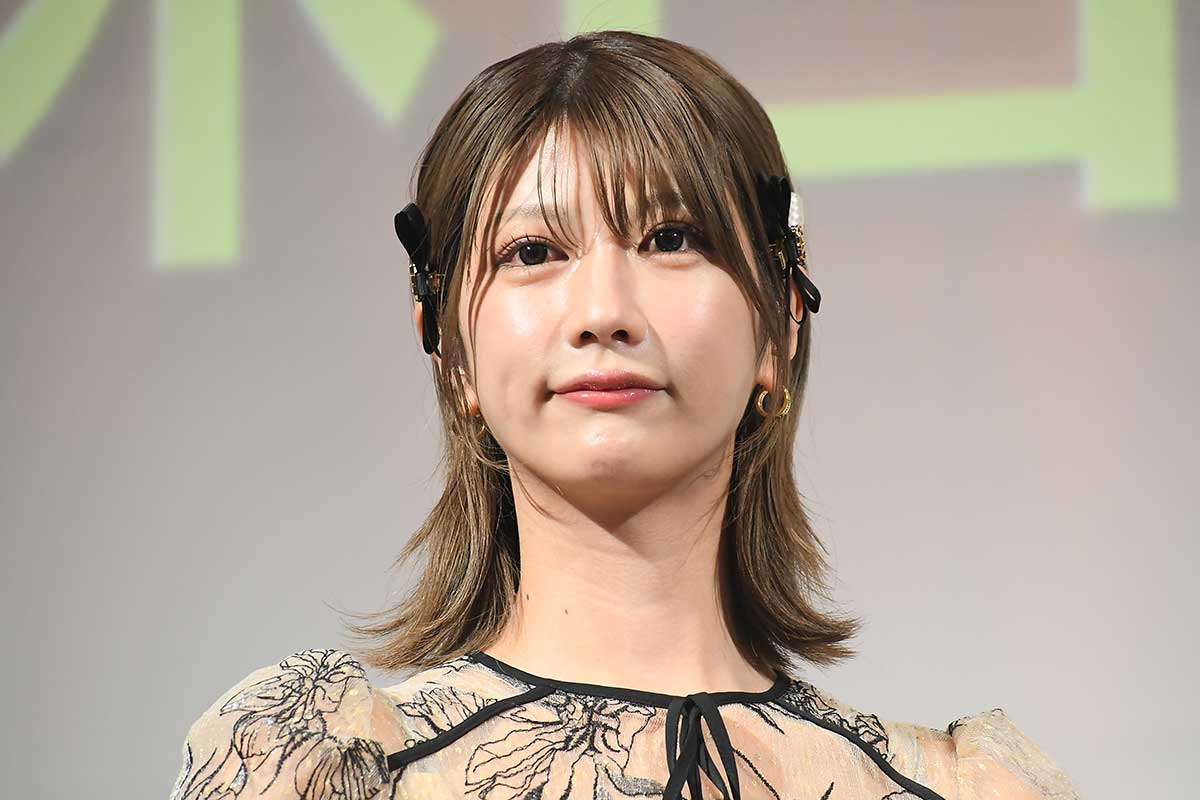 交際相手は喧嘩自慢　31歳女性アナが生放送で顔にパイべっとり「まじやばい」「かわいそう」