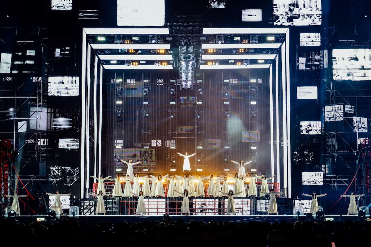 久々のライブ披露となった『Nobody's fault』は全員でパフォーマンス【写真：(C)Seed & Flower LLC】