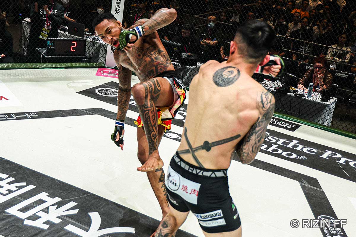 1.5kg超過も萩原京平をボッコボコ　RIZIN初参戦のメヘウラが深夜に訪れていた場所に「観光がメイン説まである」の声