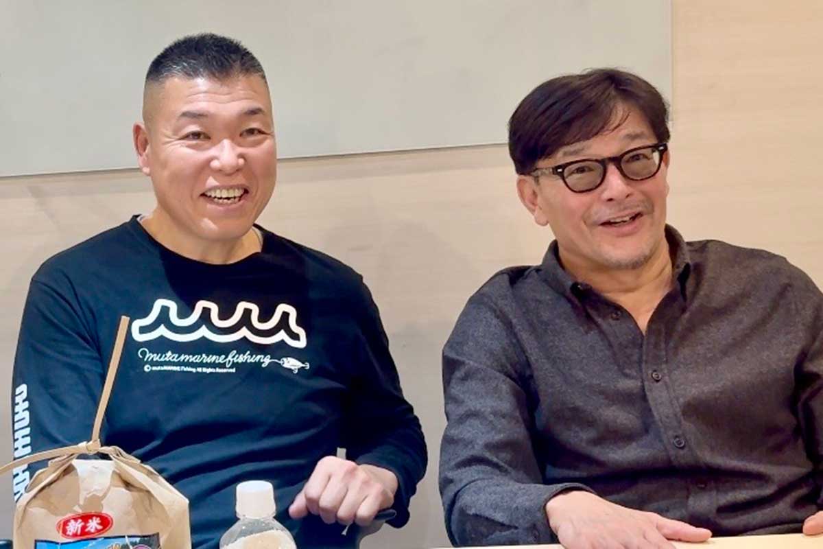 榊原CEO（右）が小川直也と20年前に吉田秀彦戦を振り返った【写真：提供写真】