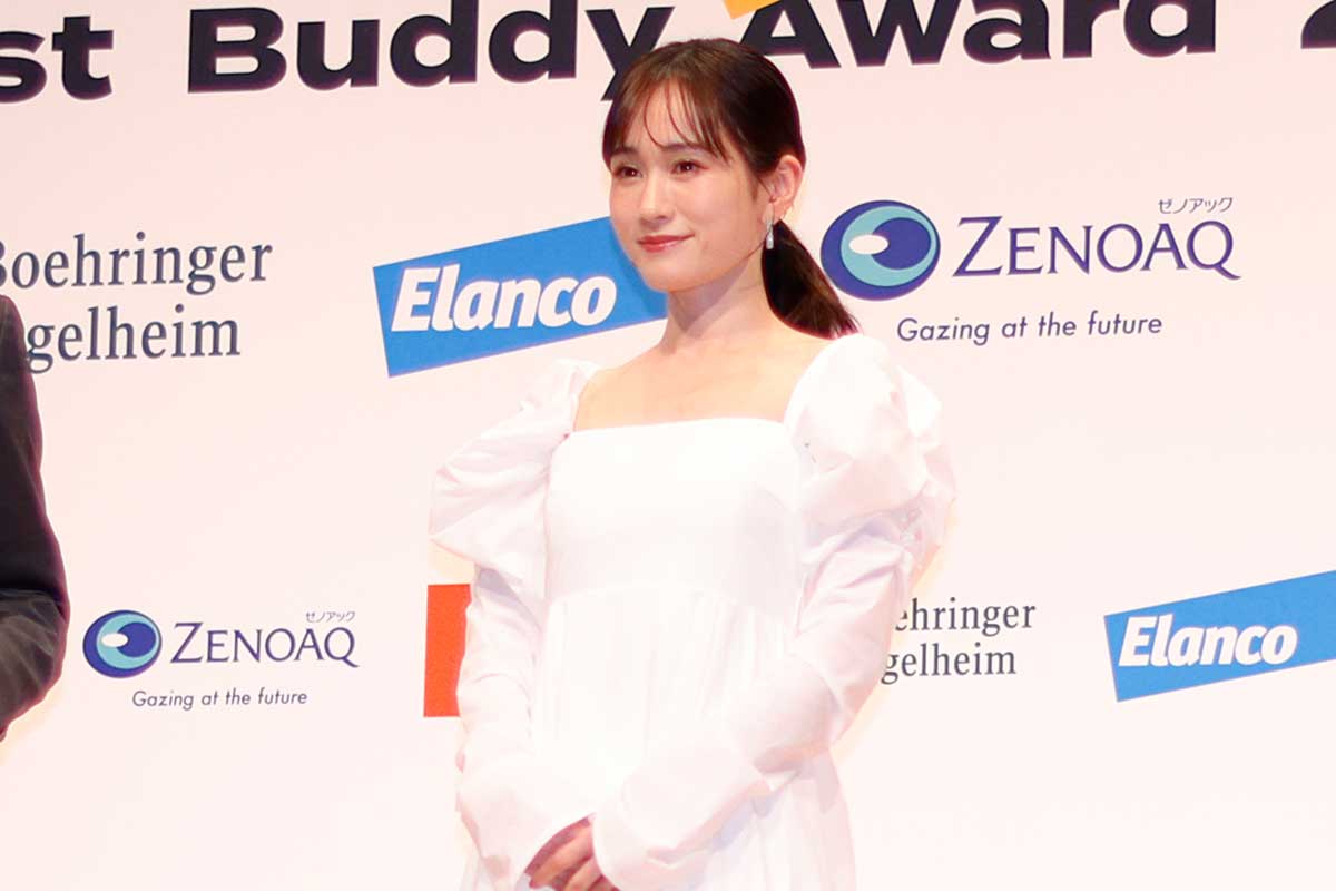 授賞式に登壇した前田敦子【写真：ENCOUNT編集部】