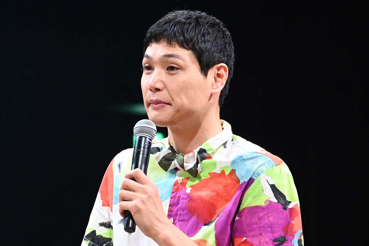もう中学生、観客の前で結婚報告　土下座で感謝「心からそう思っております」　新婚生活にも“もう中節”で言及