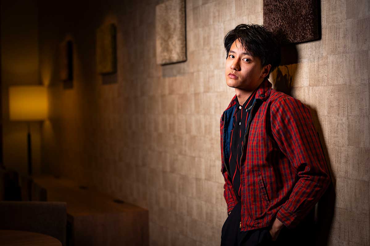 日々芝居のことばかりを考えている藤原季節【写真：藤岡雅樹】