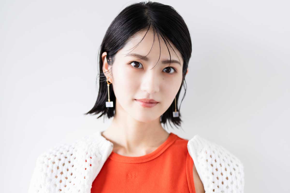 「スタイル良すぎ」若月佑美、超ミニ丈×タイツ姿をファン絶賛「足も綺麗」「かっこいいです」