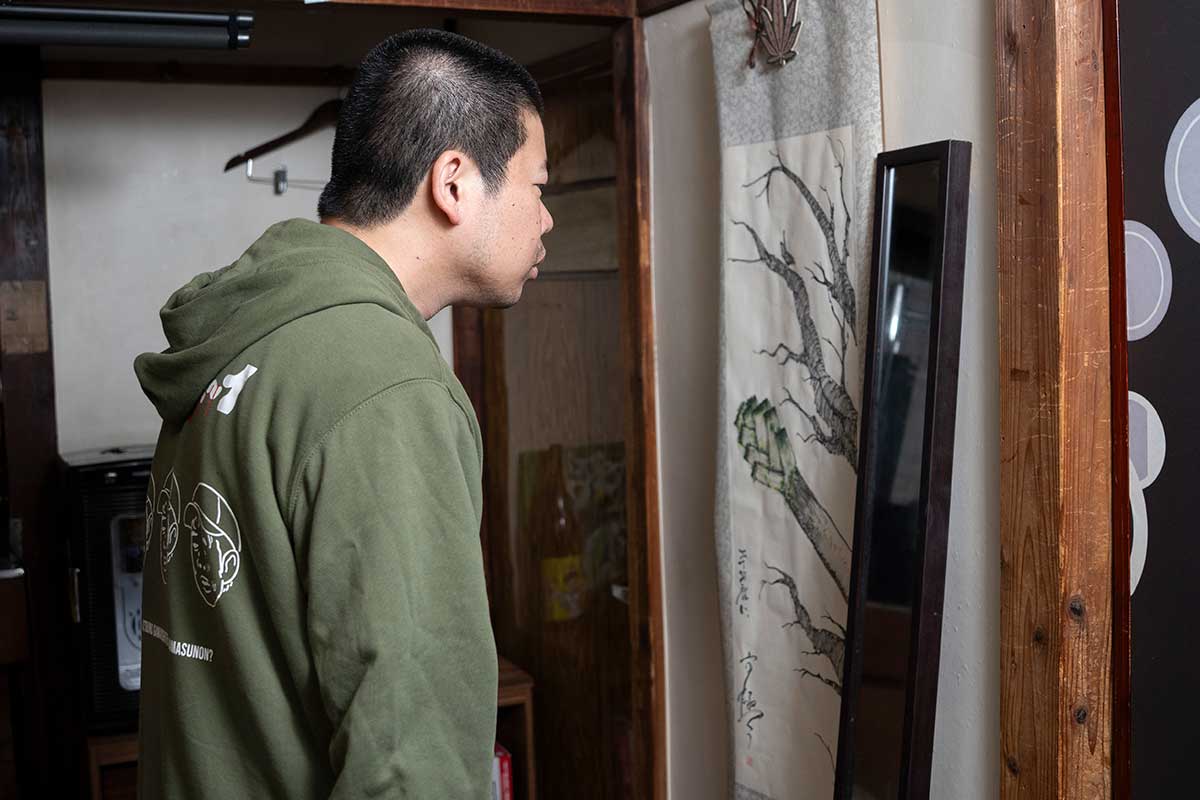 ドラマ撮影はかの有名な岡田の「港区家賃3万7000円のアパート」で行われた【写真：増田美咲】