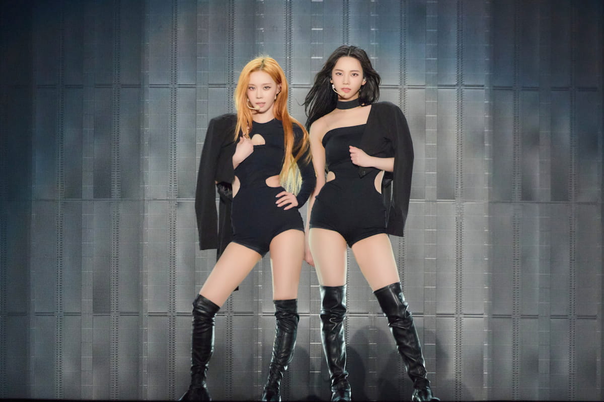 KARINAとWINTERは『Serenade』を披露【写真：上西由華、村山泰紀】