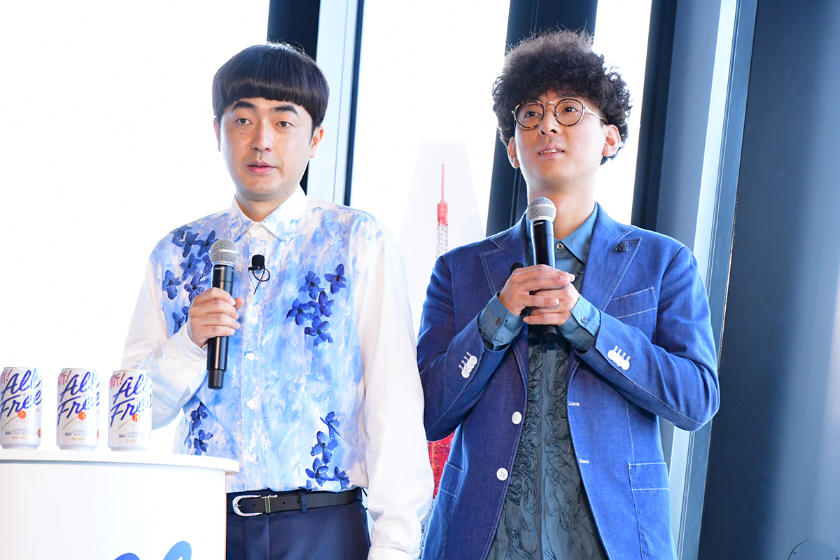 取材会に登壇したたくろうの赤木裕（左）ときむらバンド【写真：ENCOUNT編集部】