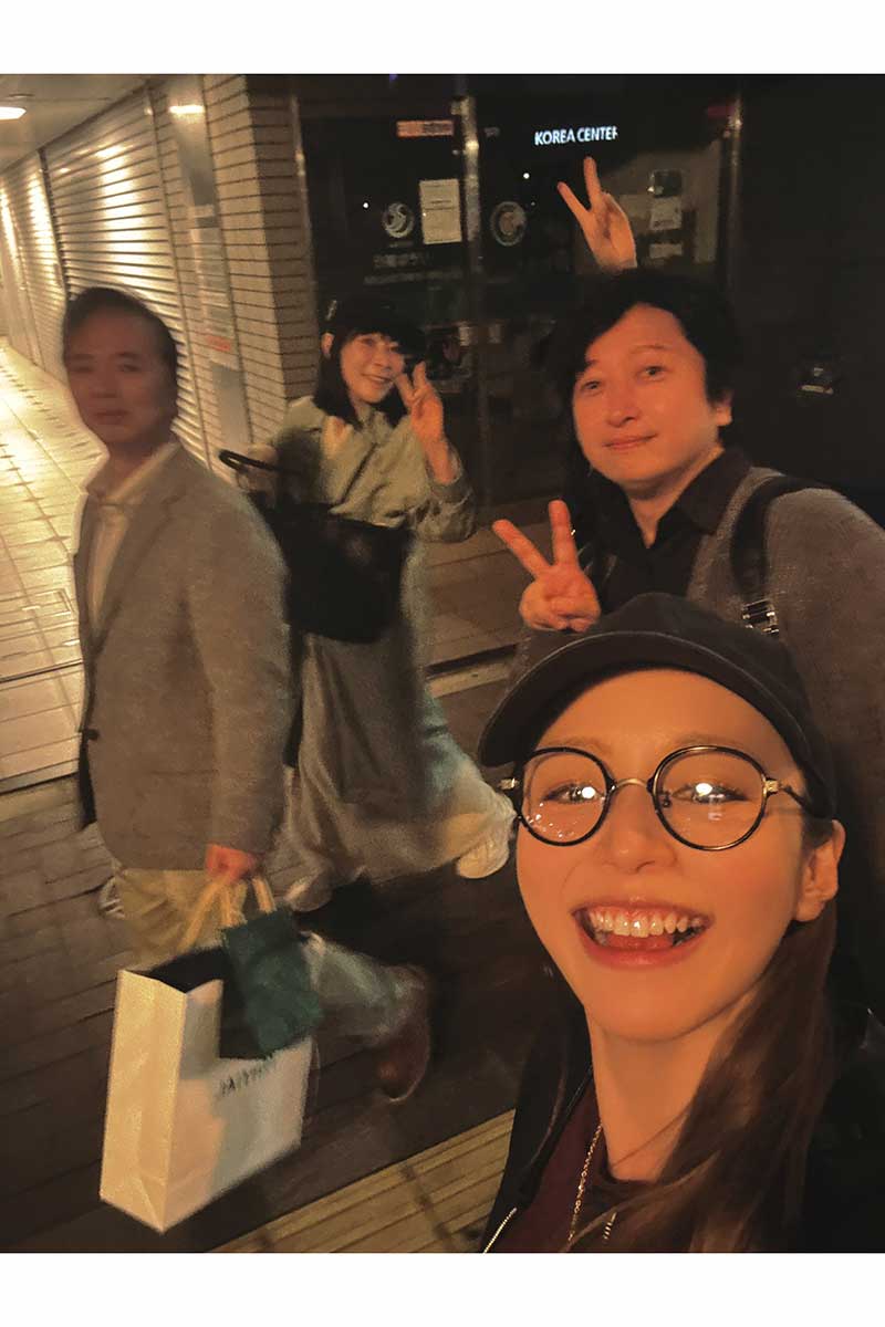 「SOS団」の再集結を報告した平野綾【写真：X（@Hysteric_Barbie）より】