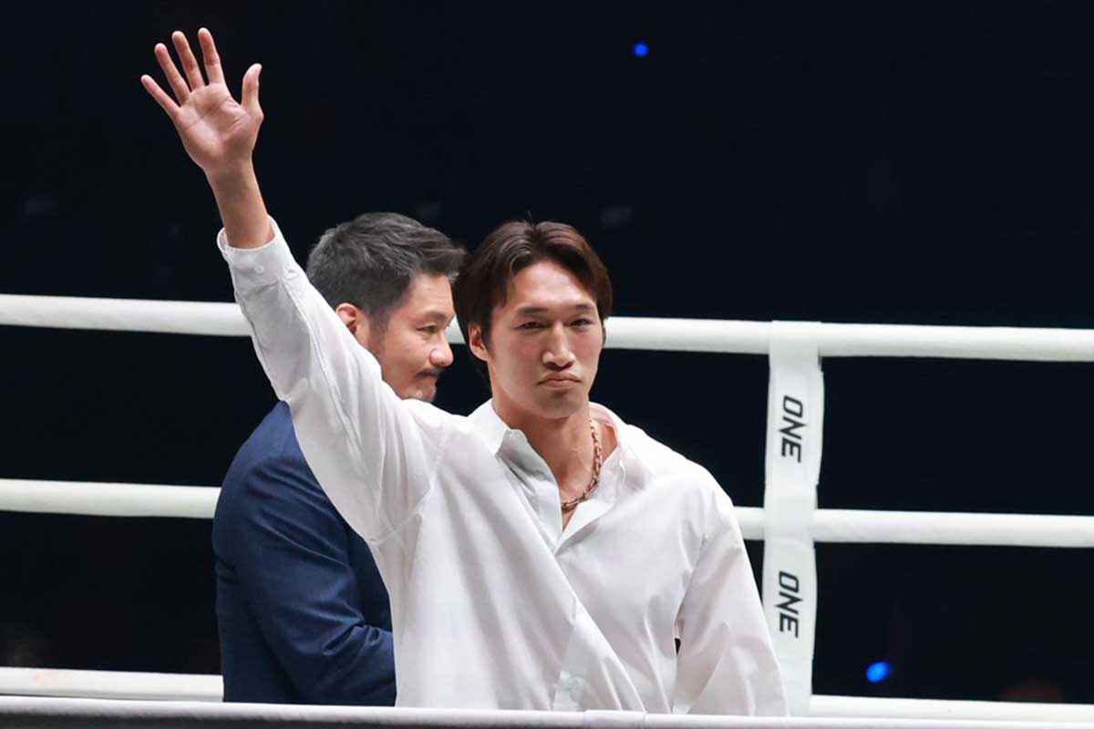 リング上に登場した安保瑠輝也【写真：山口比佐夫】