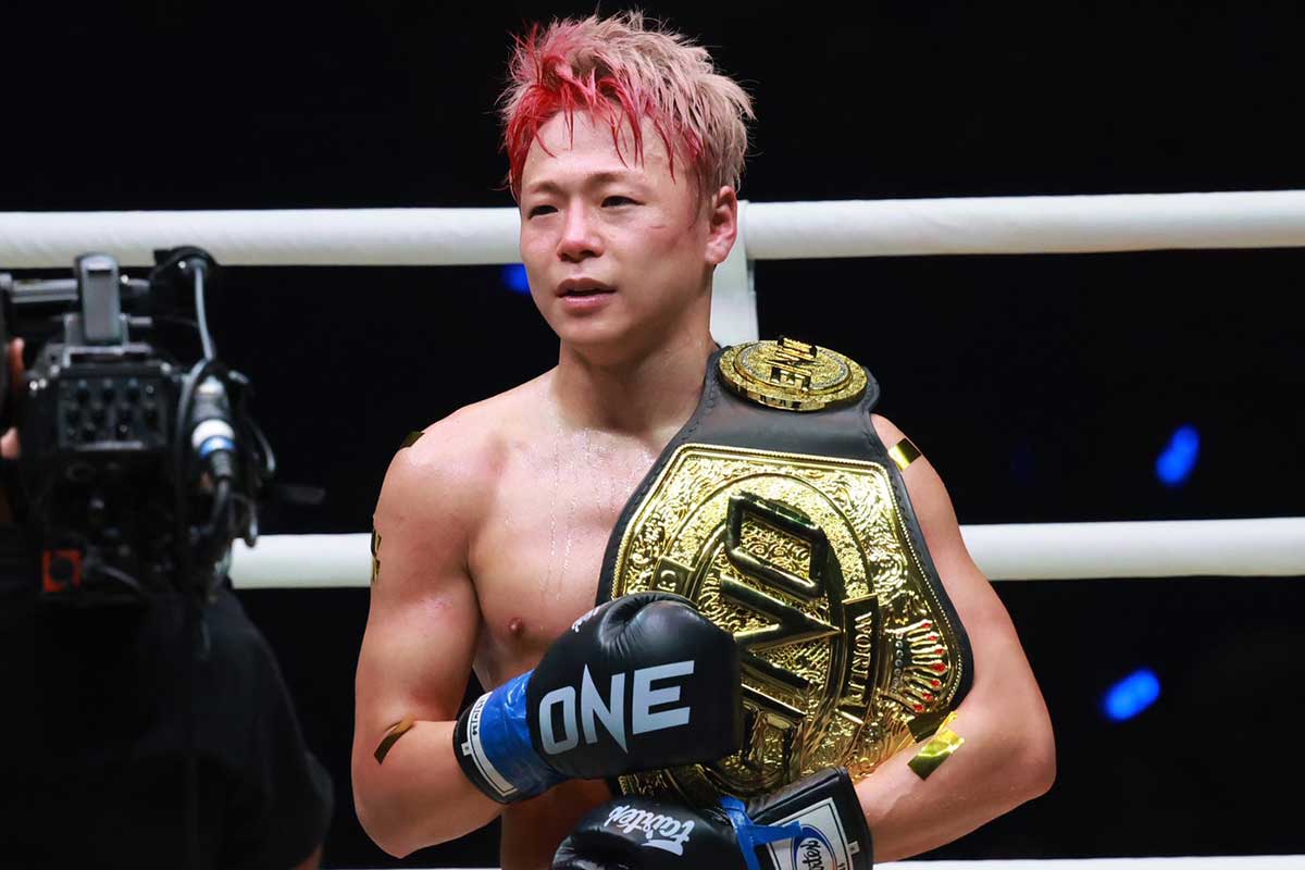 5R・TKO勝利を収めた武尊【写真：山口比佐夫】