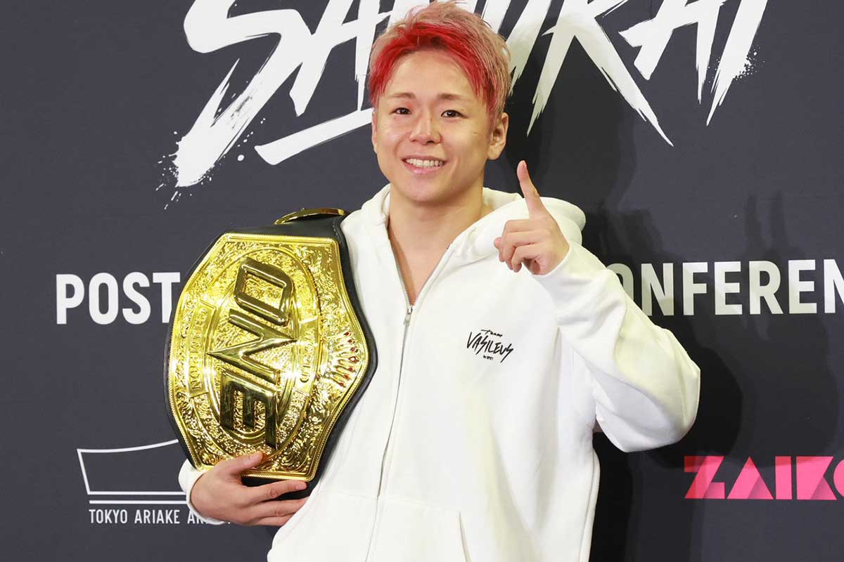 笑顔で最後の会見に臨んだ武尊【写真：山口比佐夫】