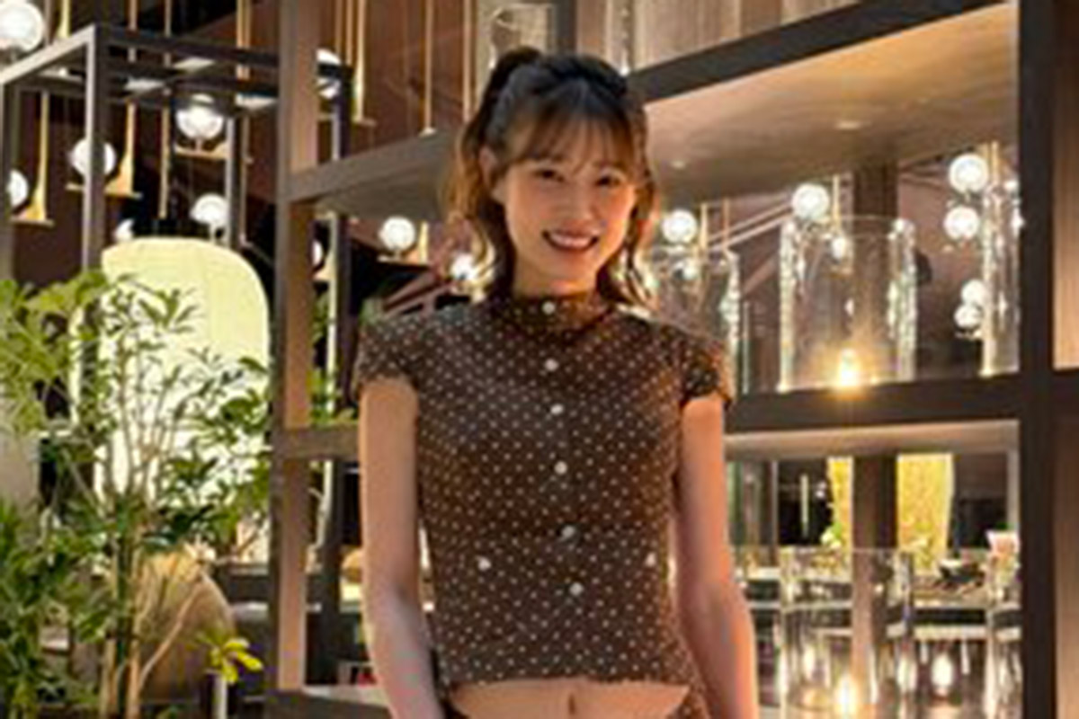 橘香恋、股下80cmの超ミニ“絶対領域”　全身コーデに仰天「スタイル最高」「見惚れた」