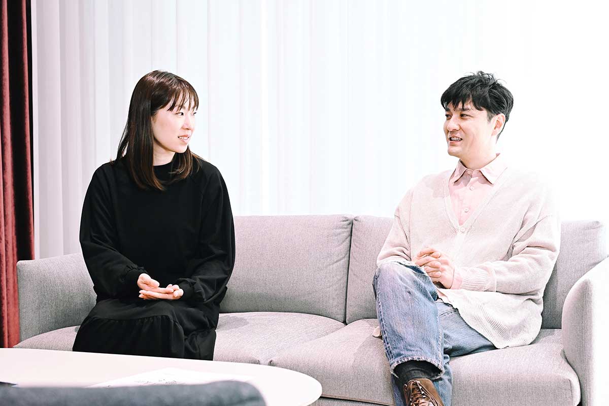 2人の表情に互いへの信頼が感じられる対談場面【写真：(C)TBSスパークル／TBS】