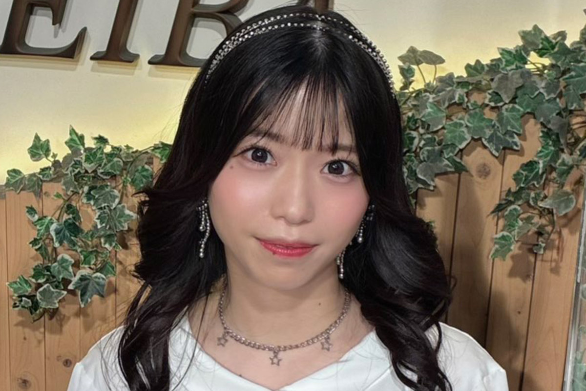 「今までで1番 布面積少な～～い！笑」　亜咲花の新衣装にファン歓喜「刺激的すぎて」「大好きです！」