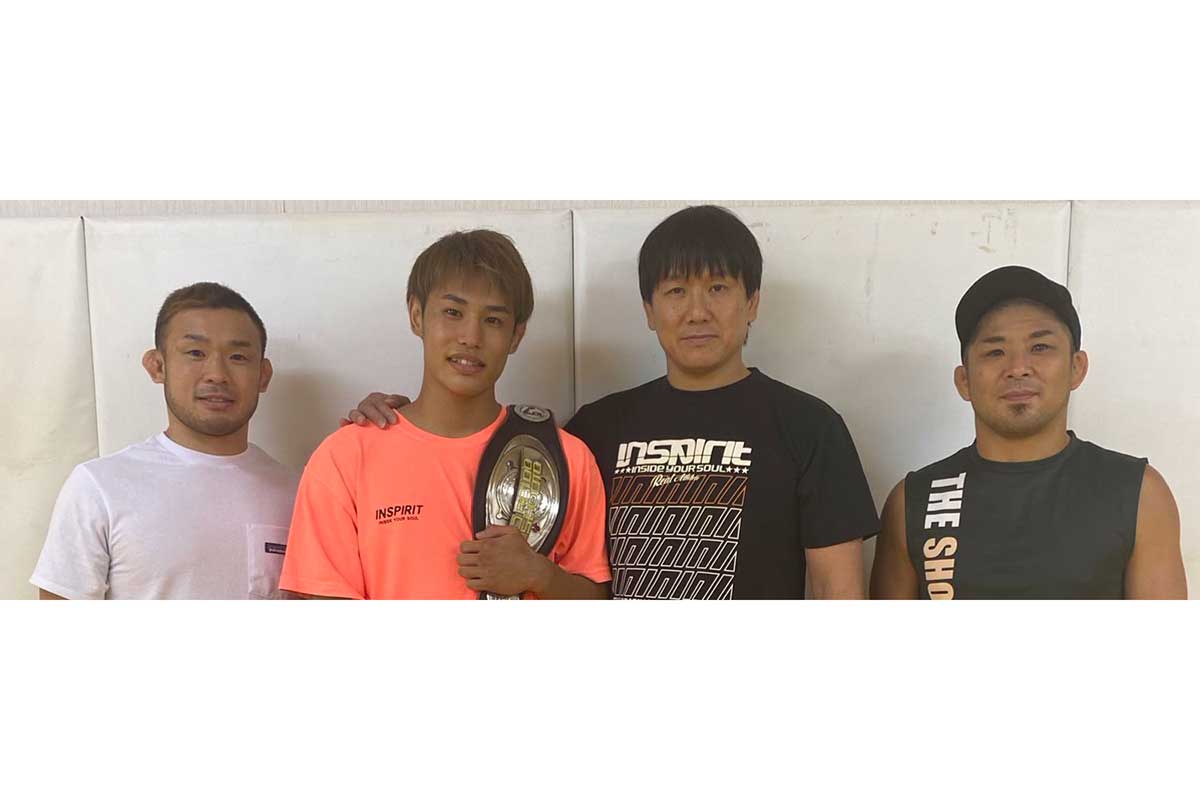 （左から）扇久保博正、平良達郎、鶴屋浩氏、松根良太氏
