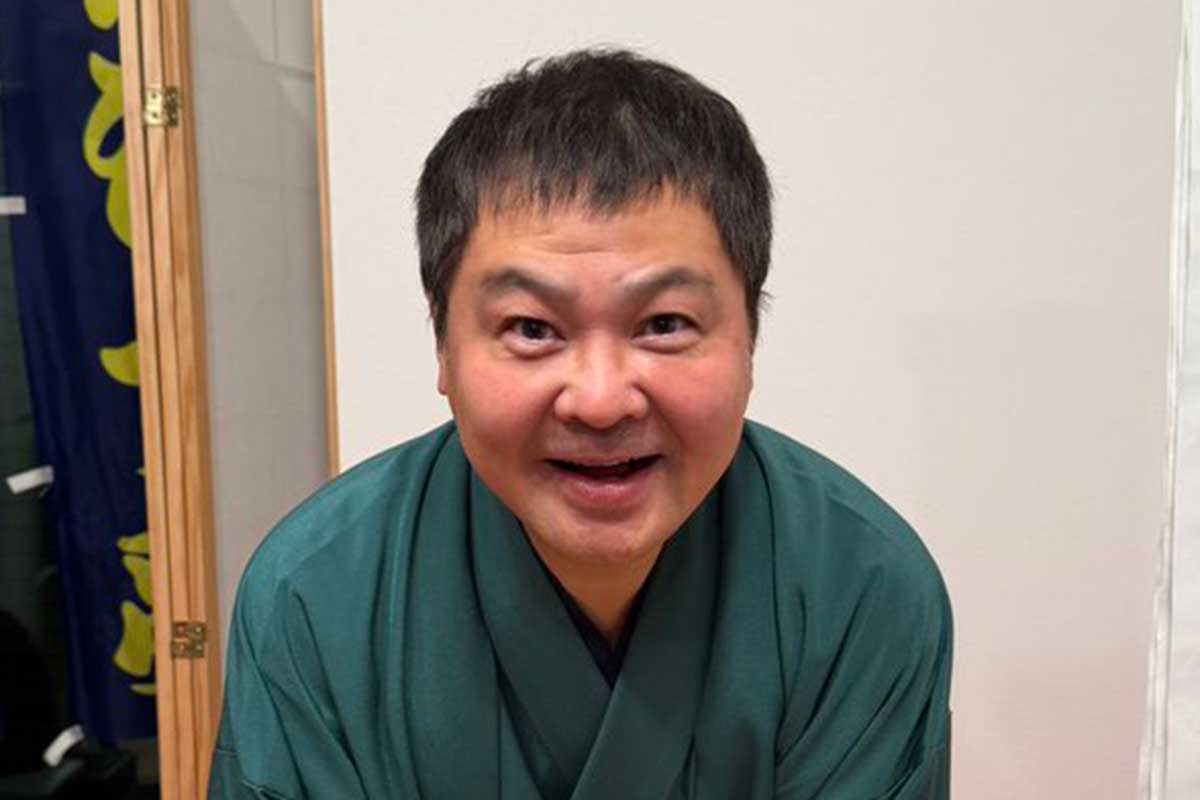 「文字でっかw」58歳・月亭方正のスマホ画面にネットツッコミ「しっかり老眼」「老眼方正萌え」