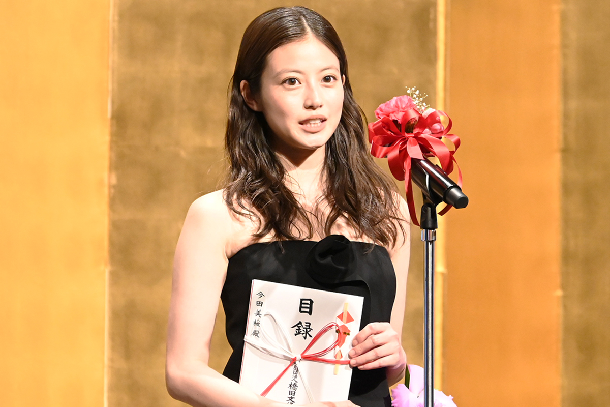今田美桜、『あんぱん』と揃って橋田賞受賞　放送後も続く反響に「愛されていた作品だと実感」