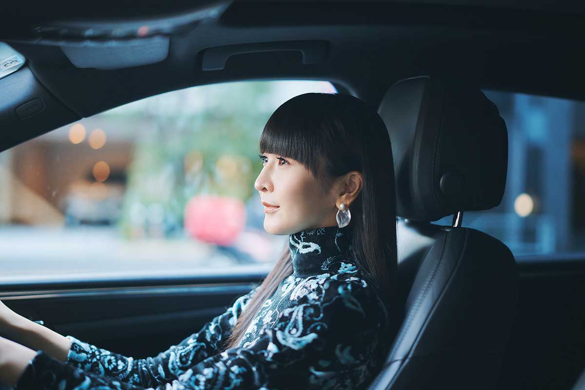 “コールドスリープ”後に愛車を運転するかしゆかの姿【写真:(C)2026 Perfume "コールドスリープ" Film Partners.】