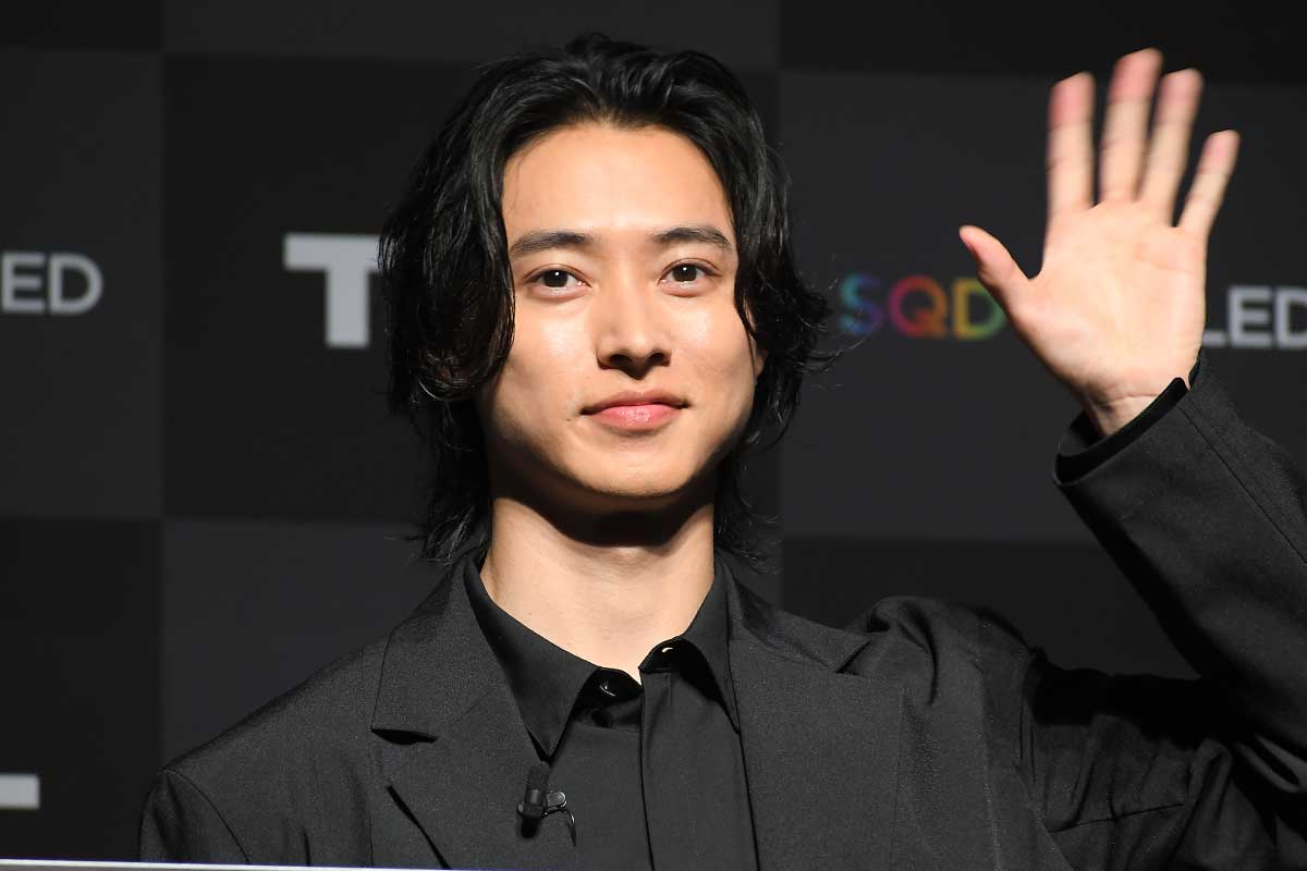 山﨑賢人、今後やってみたいのは「現代劇でのアクション」　短い銃にも憧れ「使ったことないので」