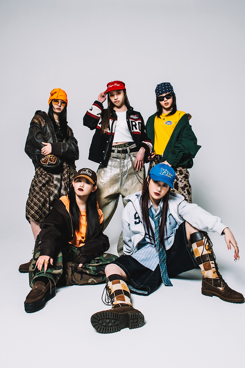 HIPHOPの10代女性5人組「CYREN」