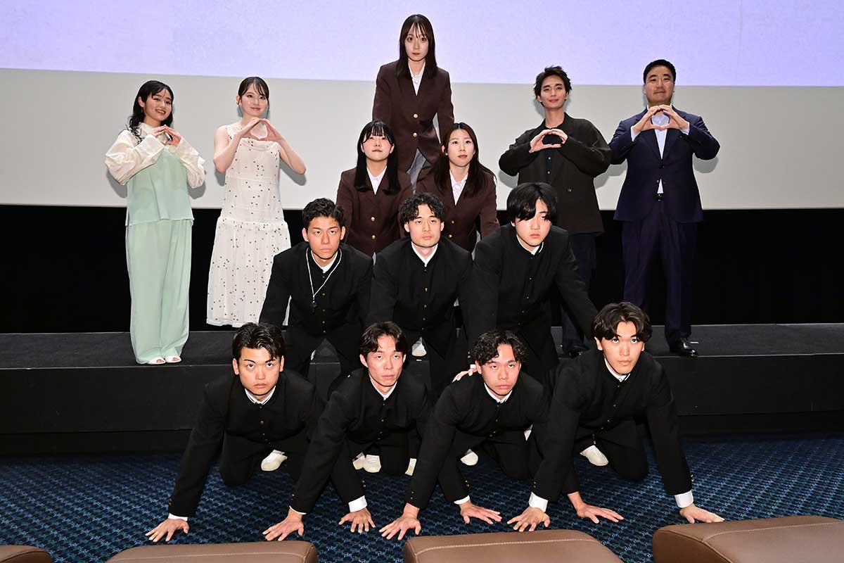 日体大体操部が映画館で“人間ピラミッド”　異質演出に山田杏奈は驚き「初めての舞台あいさつです」