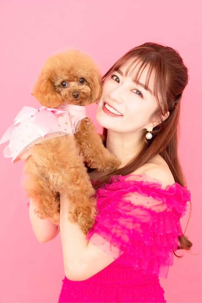 安西ひろこと愛犬のカップケーキ