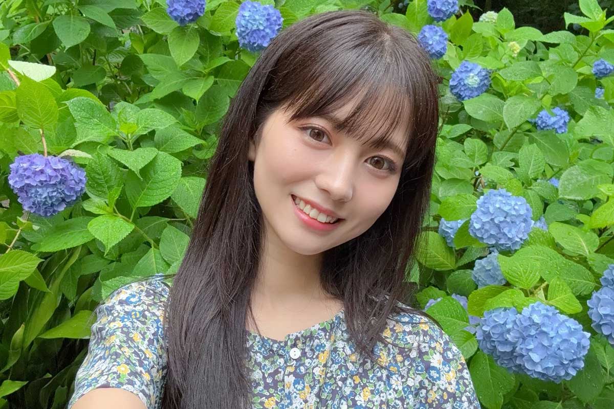 「この人誰なんだろう」野球中継で抜かれた“謎の美女”、正体判明にネット衝撃「本物！？」「この子なんだ！」