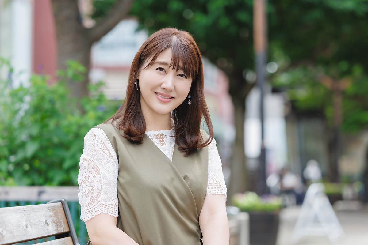インタビューに応じた安めぐみ【写真：冨田味我】