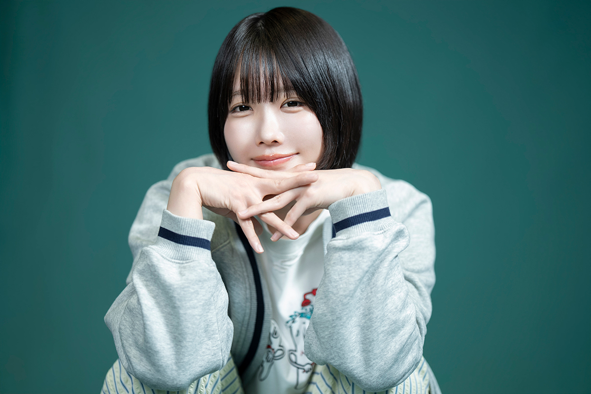 たくさん働いたあとはゲームで夜更かしすることもしばしば【写真：増田美咲】