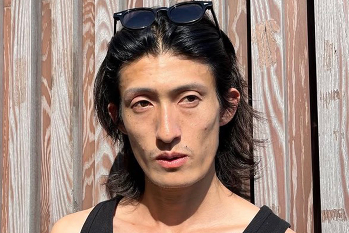 「めっちゃ目立つ！」体重58kgの“メンズ最低身長パリコレモデル”植田玲雄、結婚式参列の様子にネット仰天