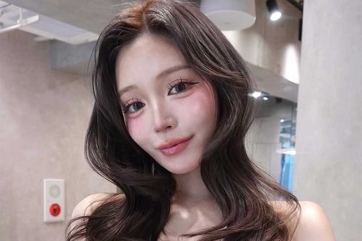 「どうやったら…」　田向星華、衝撃くびれにネット「うわぁ」「縦ヘソお腹と同化してる」
