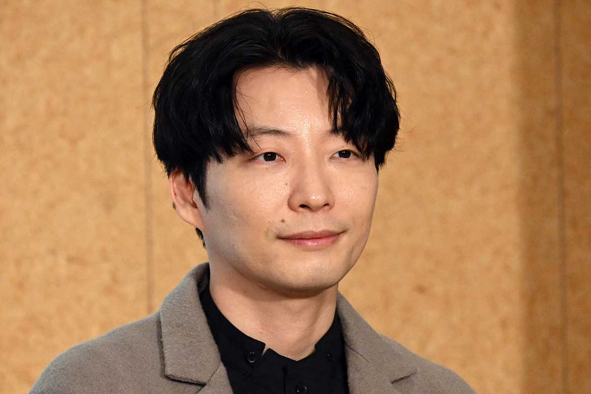 星野源、新ヘアカラーで「誰かと思った」と驚きの声続出「ピンク!?」「染めたのね」「最高」