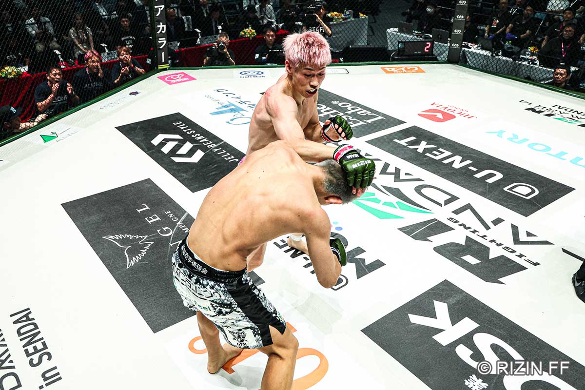 【RIZIN】関節技で腕が曲がりかける大ピンチ→直後の逆転劇にファン興奮「すげーー！！！」