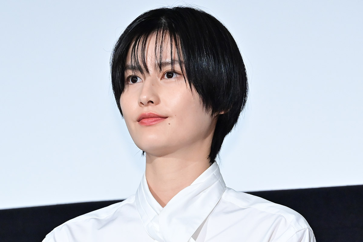 橋本愛、10年ぶりのホラー映画出演は「珍しくドキドキ」　ボーイッシュな装いで登場