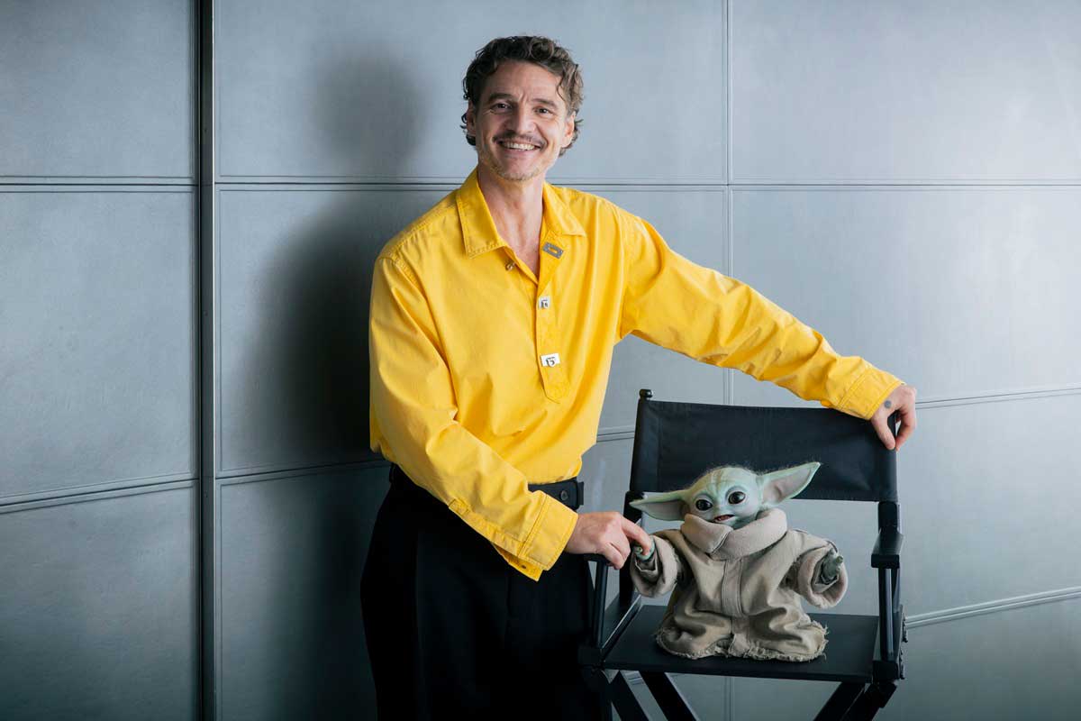 グローグー（右）との仲良し2ショット【写真：(C)2026 Lucasfilm Ltd. & TM. All Rights Reserved.】