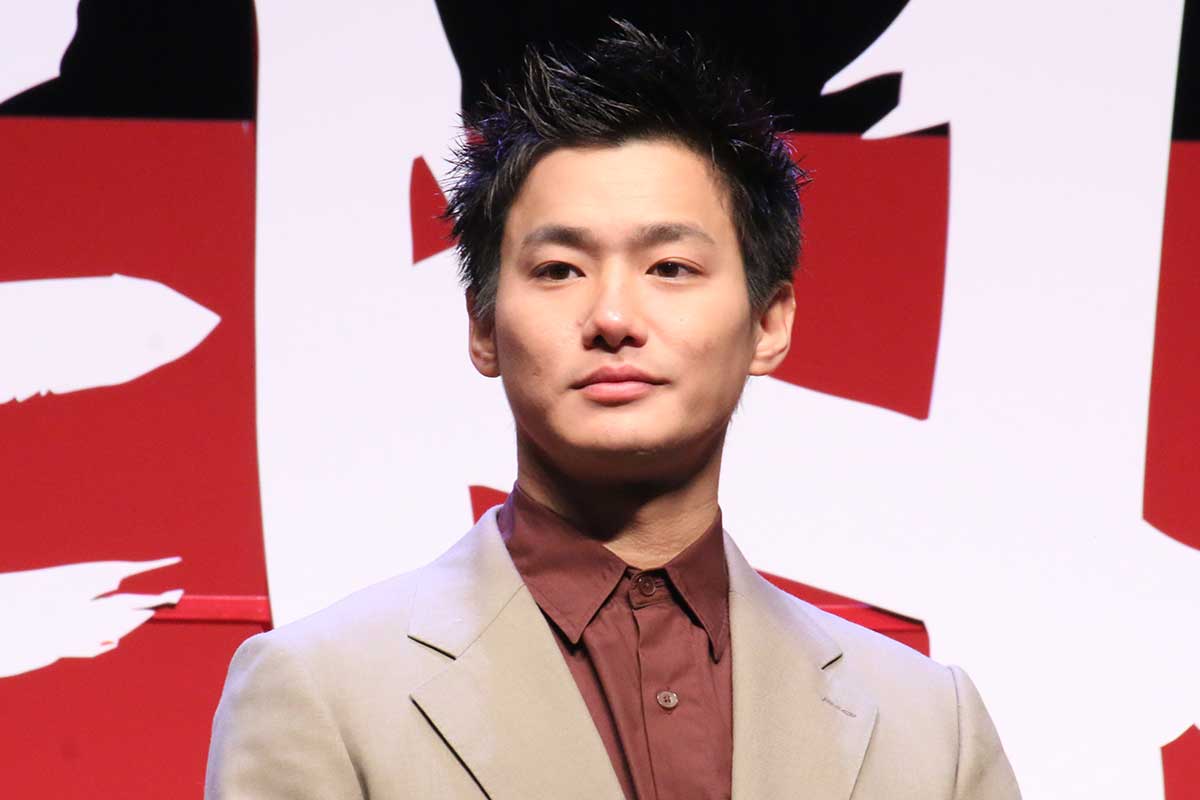 眉ナシ＆タトゥーの“変身”で「誰かわかりませんでした」　野村周平に「ワイルドで似合ってる」「かっけぇ」の声