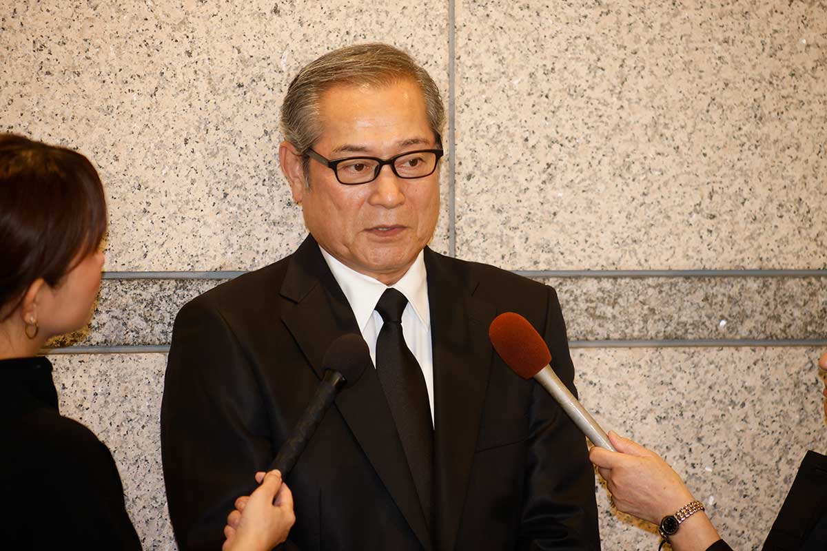 囲み取材に応じた松平健【写真:ENCOUNT編集部】