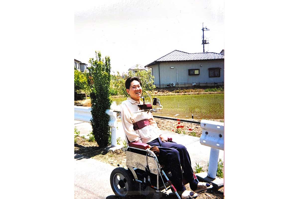 車いすを利用している【写真:本人提供】