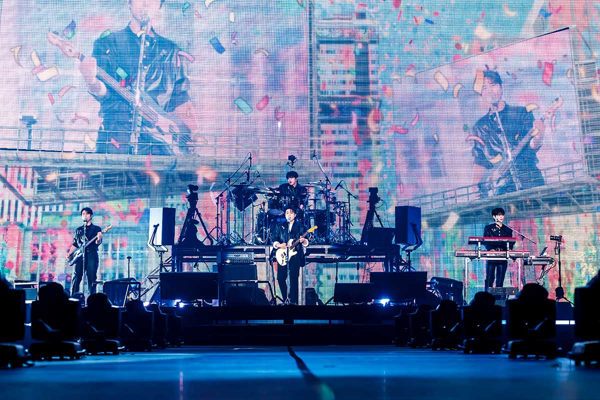 JYP発韓国バンド・DAY6、10周年ツアー日本アリーナ公演で伝えた感謝「こんな大きな会場で…」【ライブレポ】