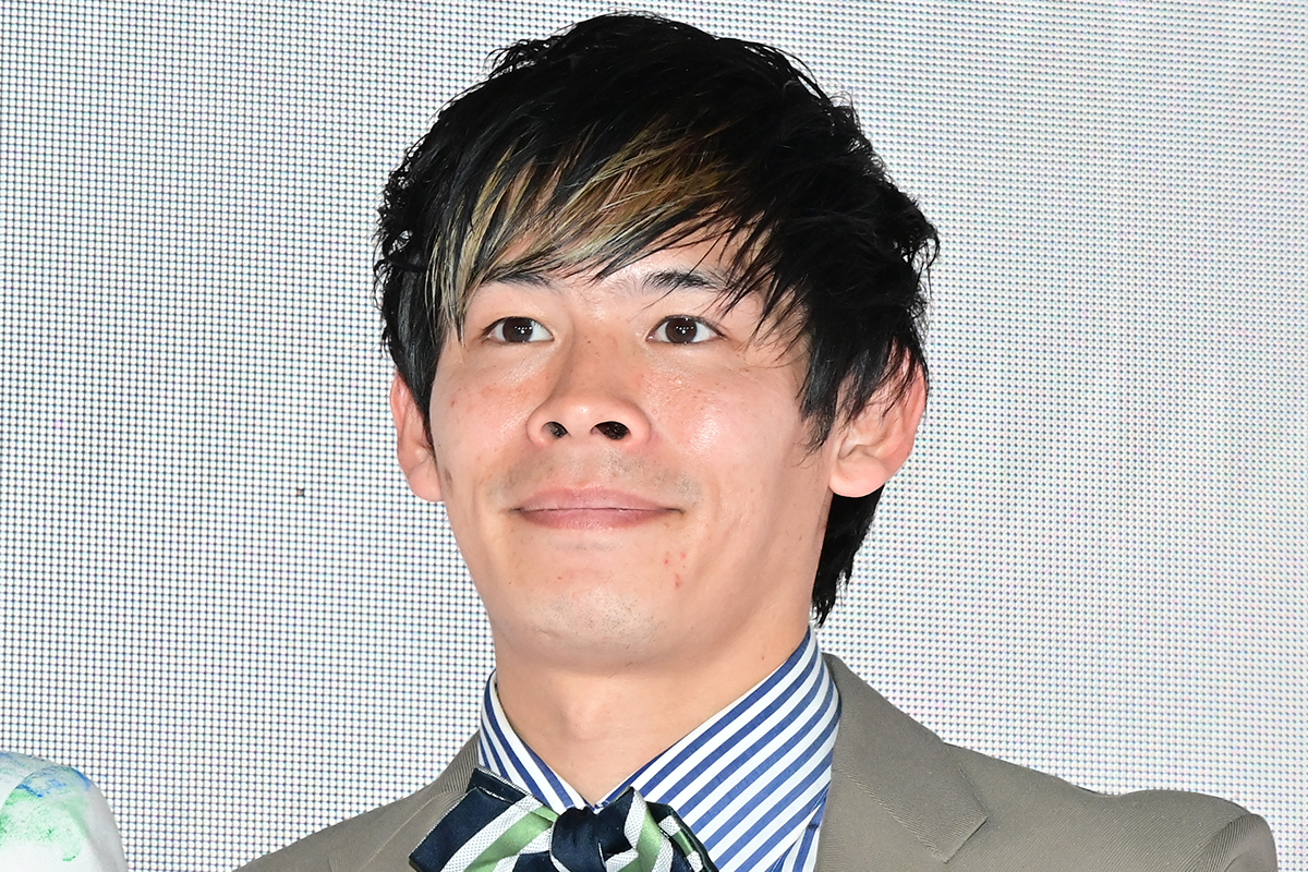 W杯チュニジア応援団の中で日本代表ユニ「一緒に居て大丈夫？」　現地観戦芸人に心配の声