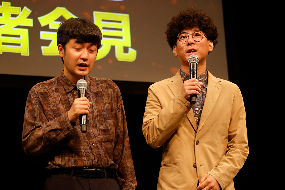 会見に登壇したたくろうの赤木裕（左）、木村バンド【写真：ENCOUNT編集部】