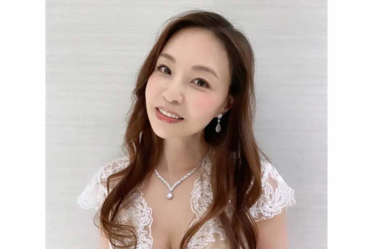 生放送に登場で話題のインリン　タイトワンピのオフショにファン注目「昔のまま」「べっぴんさん」